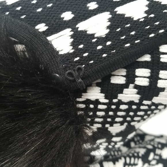 Chico's Convertible Cardigan Jacket with Removable Faux Fur Collar - Picture 7 of 10